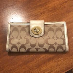 Coach wallet